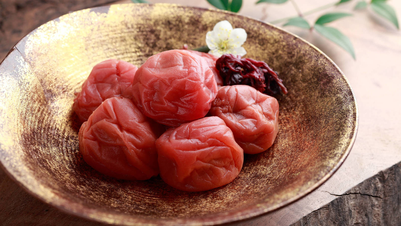 Ameixa Japonesa em Conserva Katsuo Umeboshi 300g Hachi8
