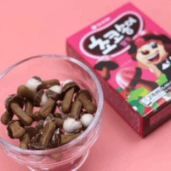 Biscoito Coreano Choco Boy com Cobertoura de Chocolate e Morango Orion – 45 gramas