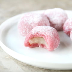 Bolinho de Arroz Mochi Sabor Cacau e Morango - 80 gramas