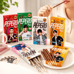 Kit Biscoito Palito Pepero Lotte - Edição Especial Stray Kids (4 Sabores)