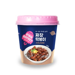 Topokki Bolinho de Arroz Coreano Instantâneo sabor Soja Preta Jjajang Pink Rocket Copo - 120 gramas