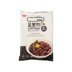 Yopokki Bolinho de Arroz Coreano Instantâneo sabor Molho de Soja Preta Topokki - 120 gramas