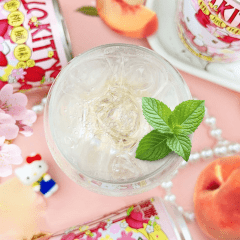 Refrigerante Gaseificado Adoçado Sabor Pêssego Hello Kitty - 330mL
