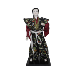 Boneco Japonês Samurai com Kimono Vinho e Preto Estampado - 30 cm