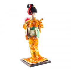 Boneca Japonesa Gueixa Artesanal com Kimono Laranja e Leque Fechado - 30cm