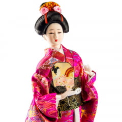 Boneca Japonesa Gueixa Grande Artesanal com Kimono Pink e Leque Retangular - 43cm