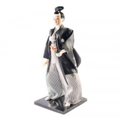 Boneco Japonês Samurai com Coque Kimono Preto e Branco - 30 cm