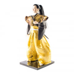 Boneco Japonês Samurai com Kimono Dourado e Preto - 30 cm