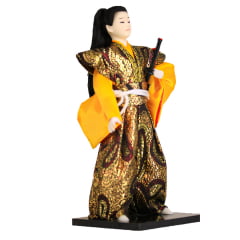 Boneco Japonês Samurai com Kimono Marrom, Dourado, Amarelo e com Espada - 30 cm 