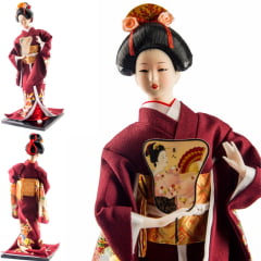 [ PEQUENOS DEFEITOS  Boneca Japonesa Gueixa Grande Artesanal com Kimono Vinho e Leque Retangular - 43cm