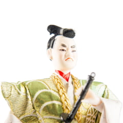 [ PEQUENOS DEFEITOS ] Boneco Japonês Samurai Invocado com Kimono Dourado e Branco Oriental - 30 cm