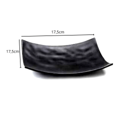 Prato Quadrado Curvado para Sushi e Sashimi Preto Pequeno - Melamina - 17,5 x 17,5cm